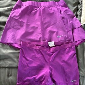 Nike Women's purple golf skort